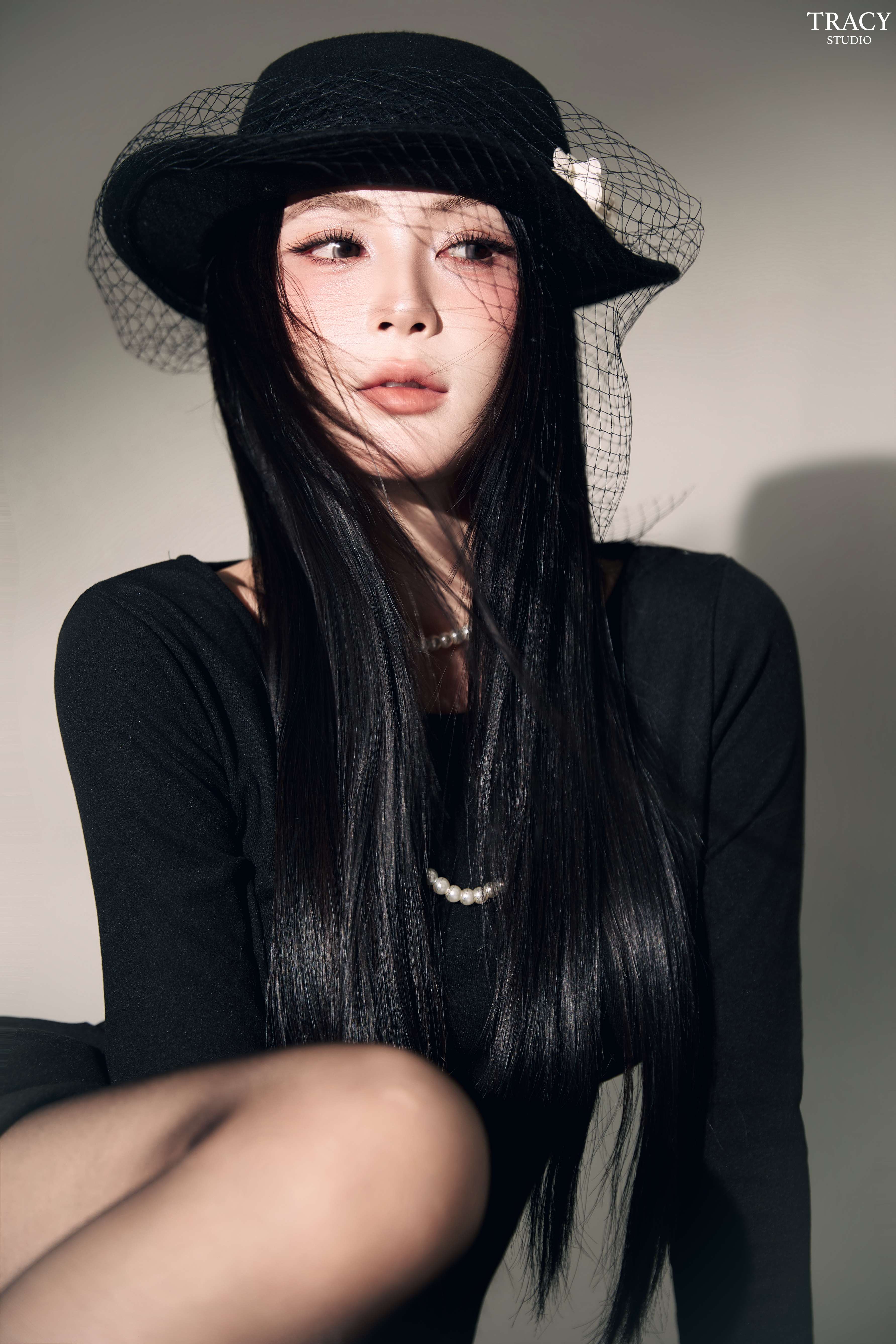 frontend/img/gallery/concept-cool-ngau-slay/tracy-studio-chup-concept-slay-basic-nong-hang-black (6).jpg